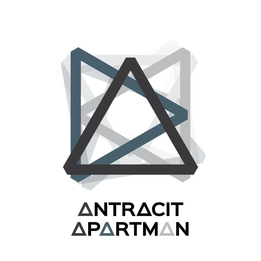 Antracit Apartman - Free Parking Pécs Esterno foto