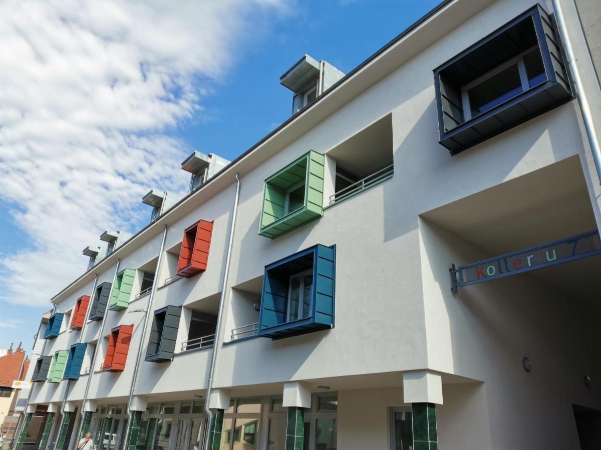 Antracit Apartman - Free Parking Pécs Esterno foto